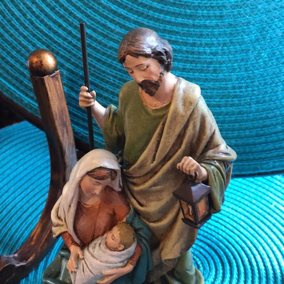 Joseph’s Studio Holly Family statue - Picture 7 of 8